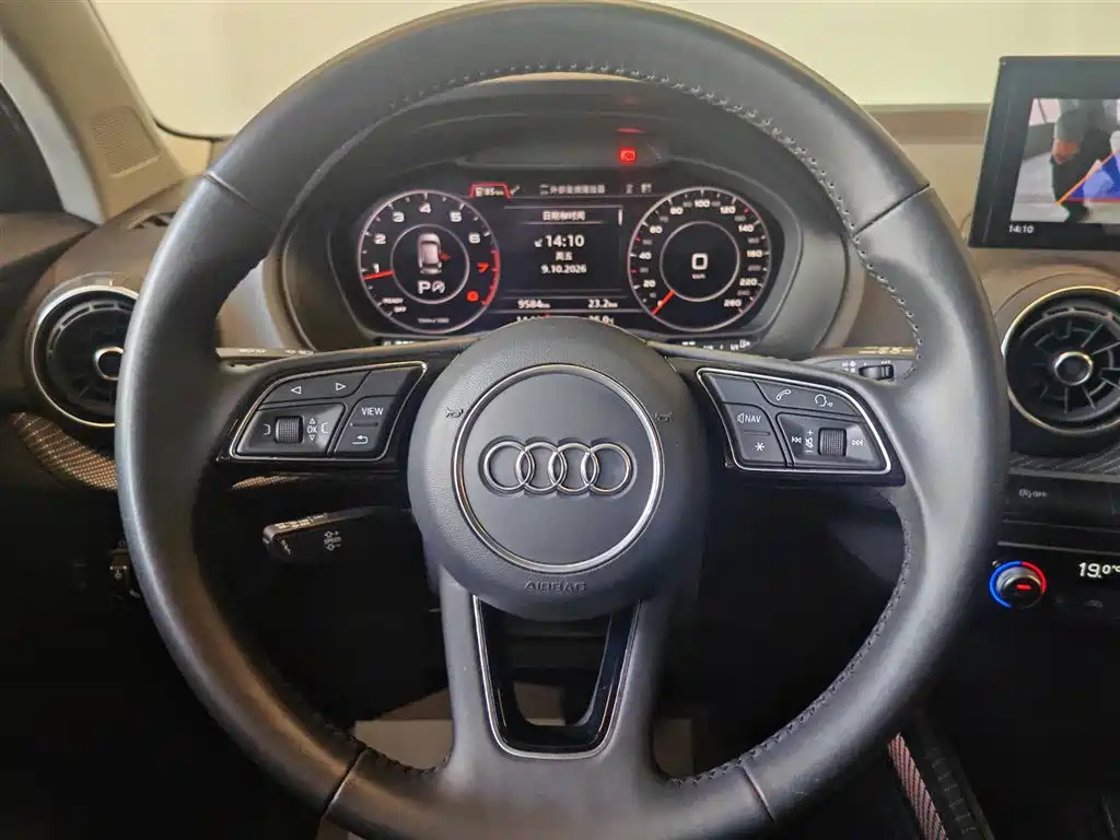 Audi Q2L — миниатюра 5