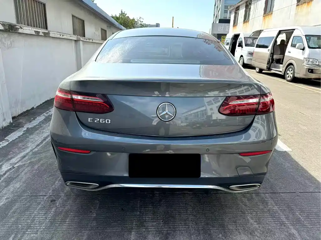 Mercedes-Benz E-Class (Import) — миниатюра 9