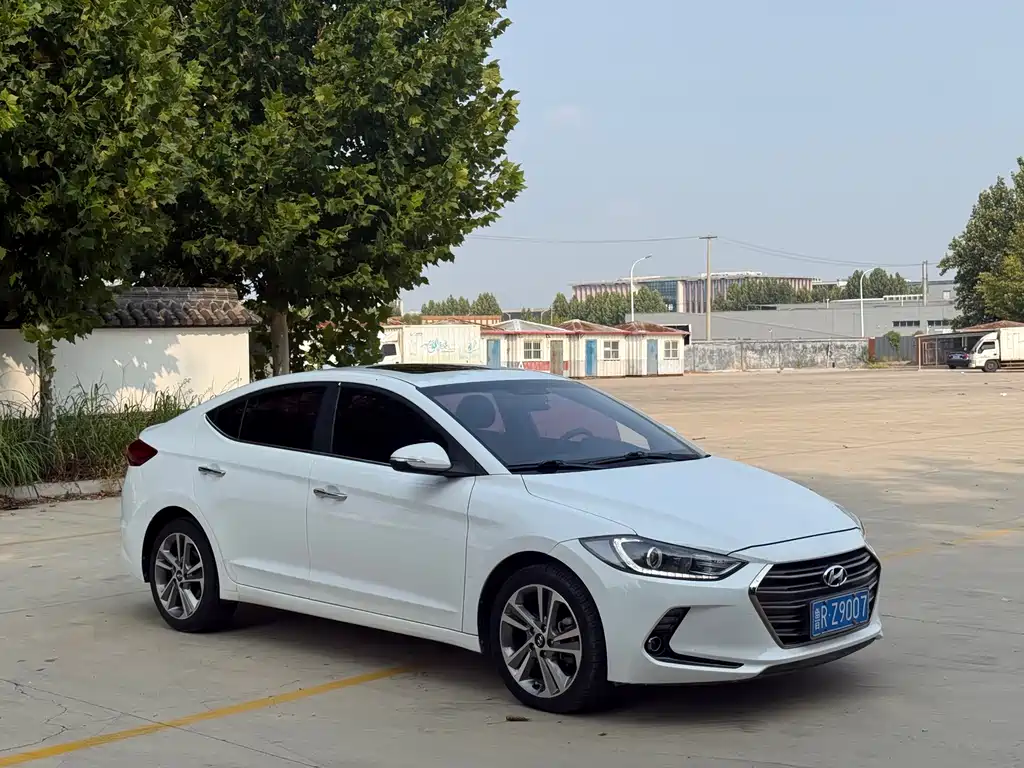 Hyundai Elantra — миниатюра 8