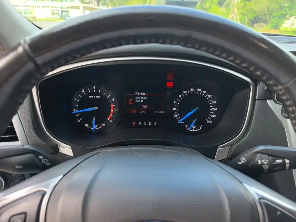 Ford Mondeo — миниатюра 12