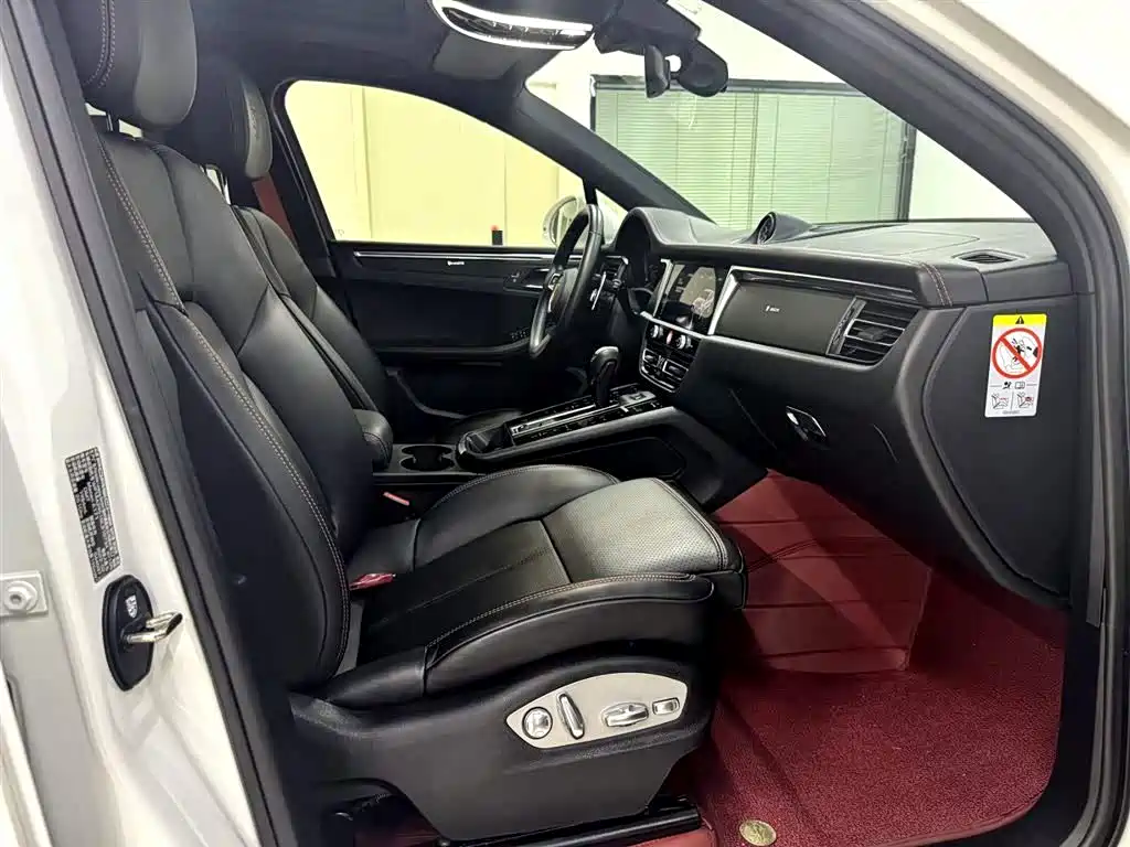 Porsche Macan — миниатюра 11