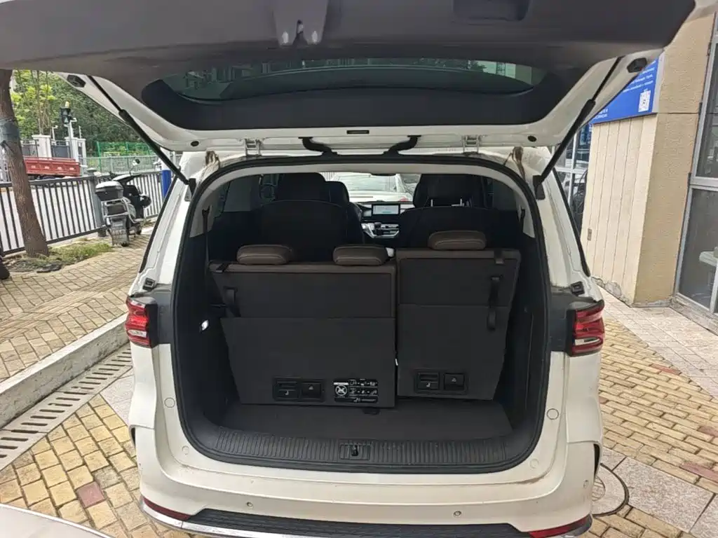 Roewe iMAX8 — миниатюра 19