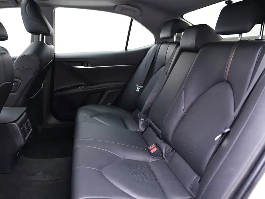 Toyota Camry — миниатюра 14