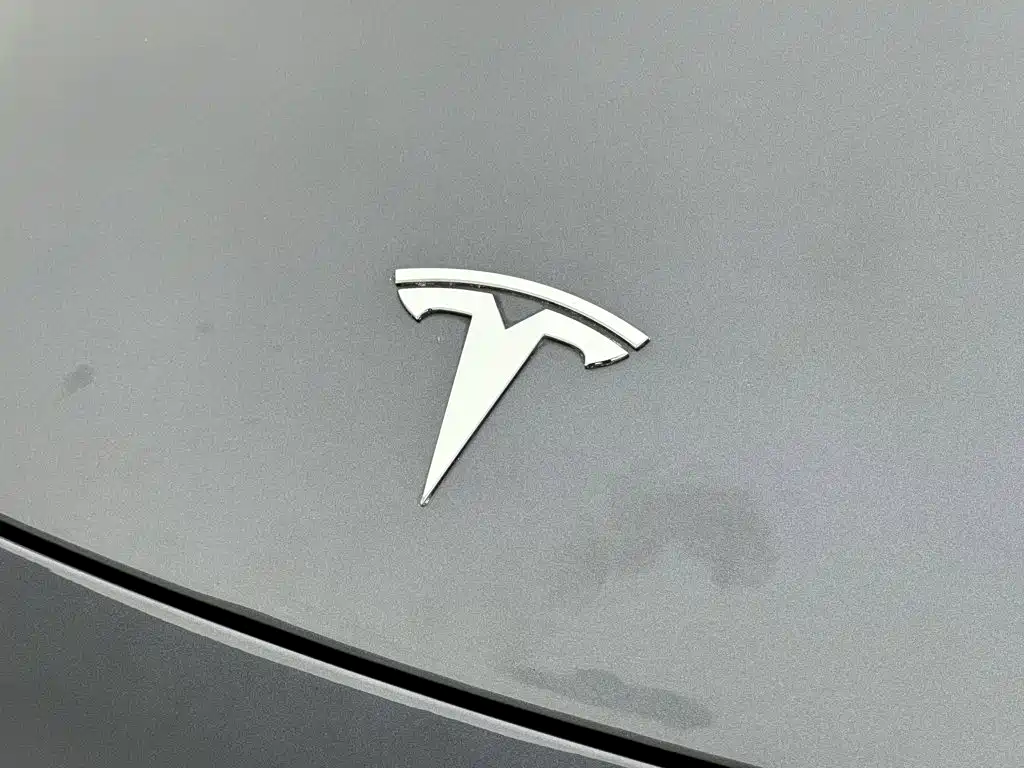 Tesla Model 3 — миниатюра 24