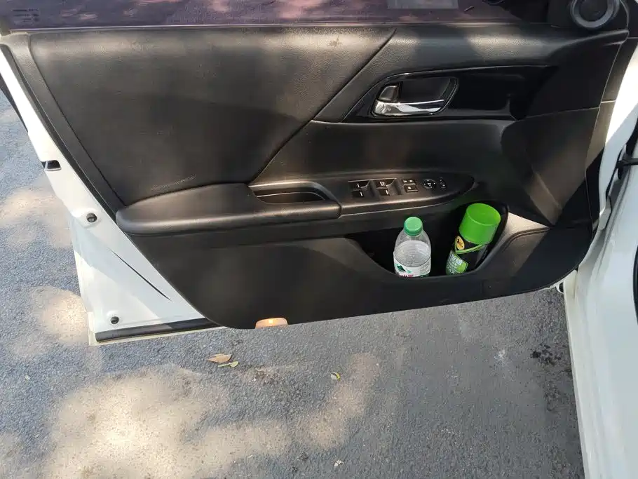 Honda Accord — миниатюра 7