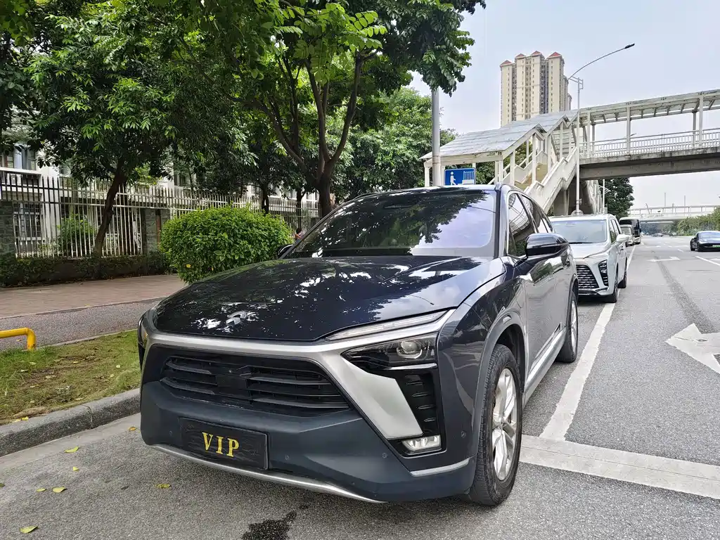 NIO ES8