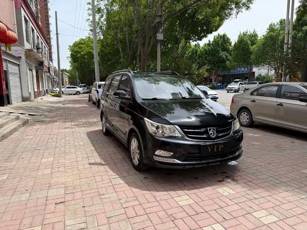 Baojun 730 2015