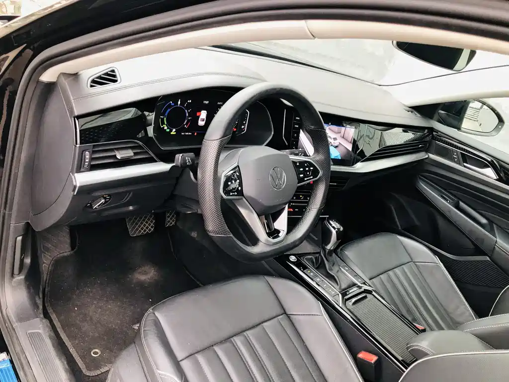 VOLKSWAGEN PASSAT NEW ENERGY