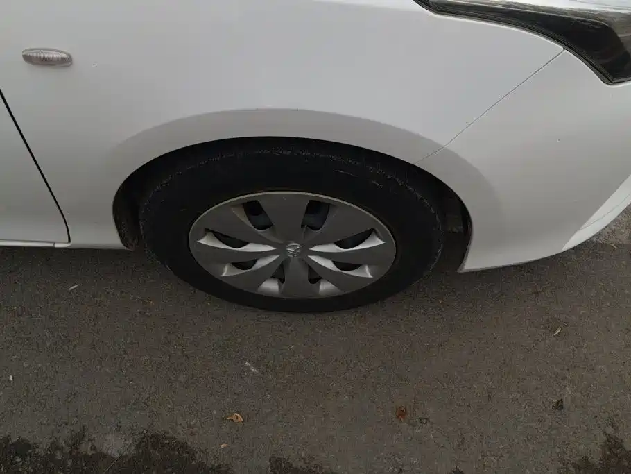 Toyota Yaris L — миниатюра 6