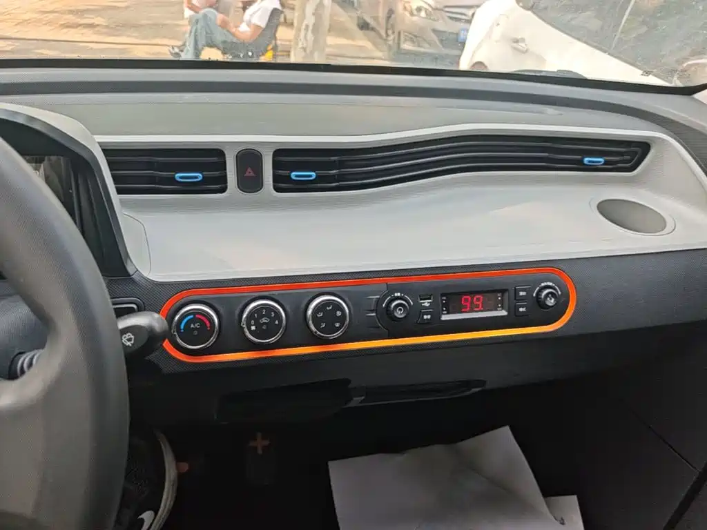Wuling MINIEV — миниатюра 13