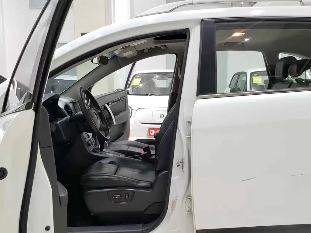 Chevrolet Captiva — миниатюра 5