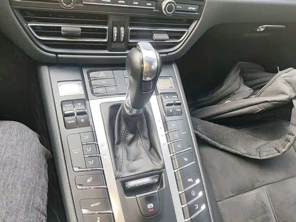 Porsche Macan — миниатюра 14