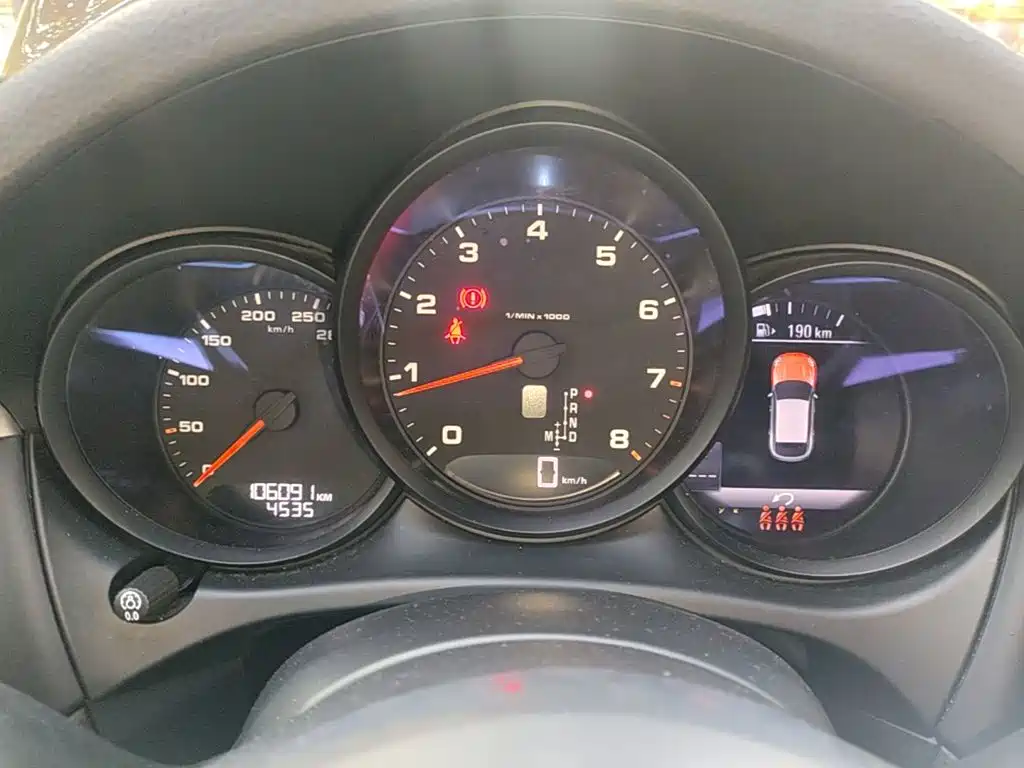 Porsche Macan — миниатюра 12