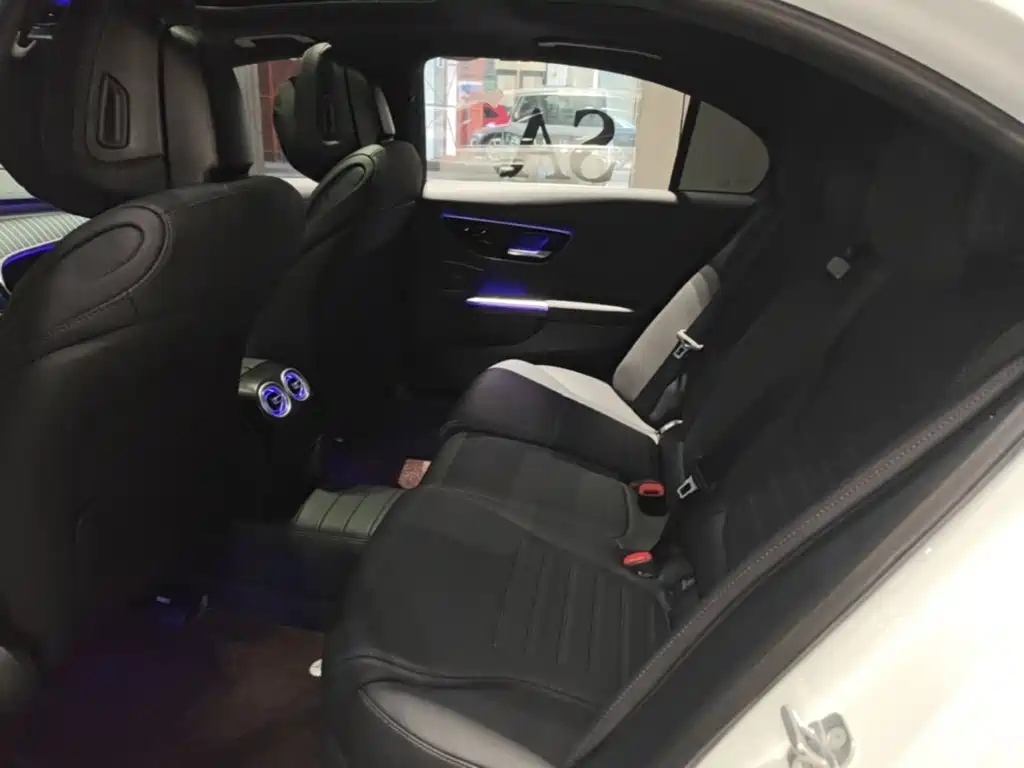 Mercedes-Benz C-Class — миниатюра 17