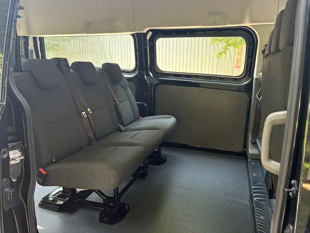 Ford Transit 2023 2.0T AT 5/6 мест
