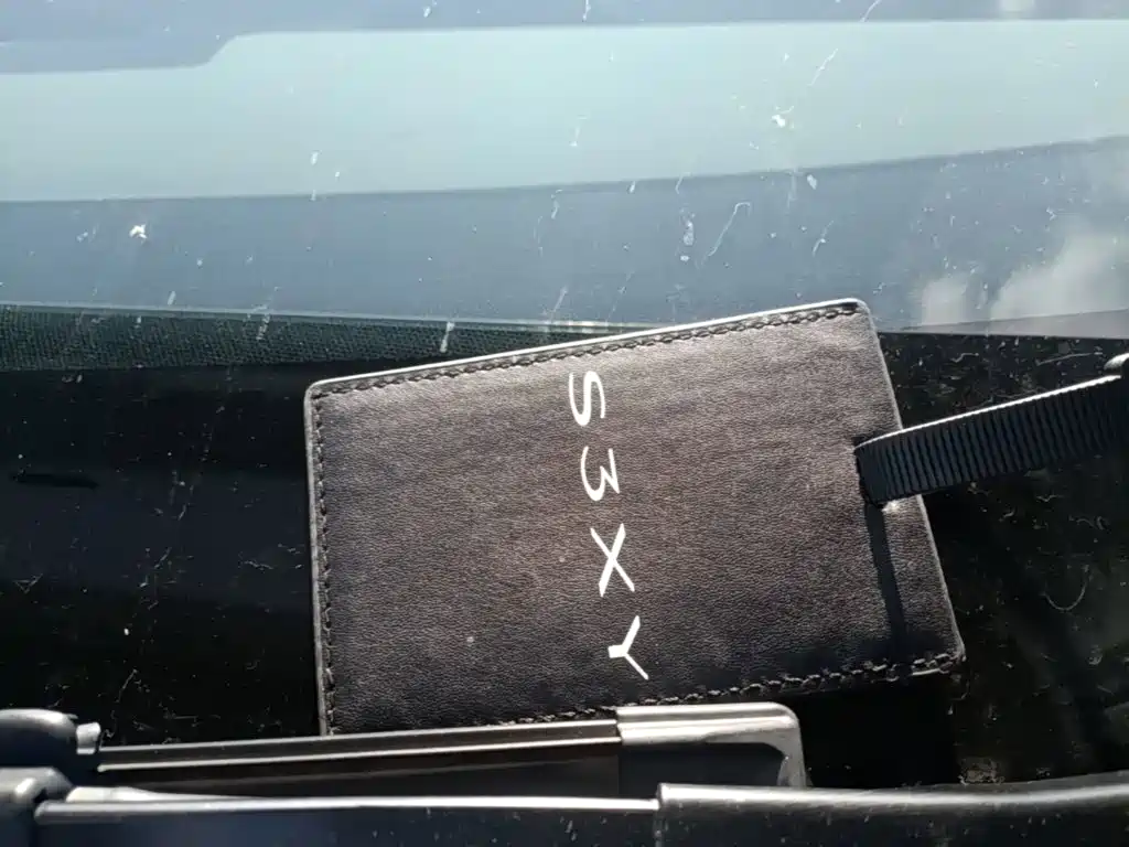 Tesla Model Y — миниатюра 9