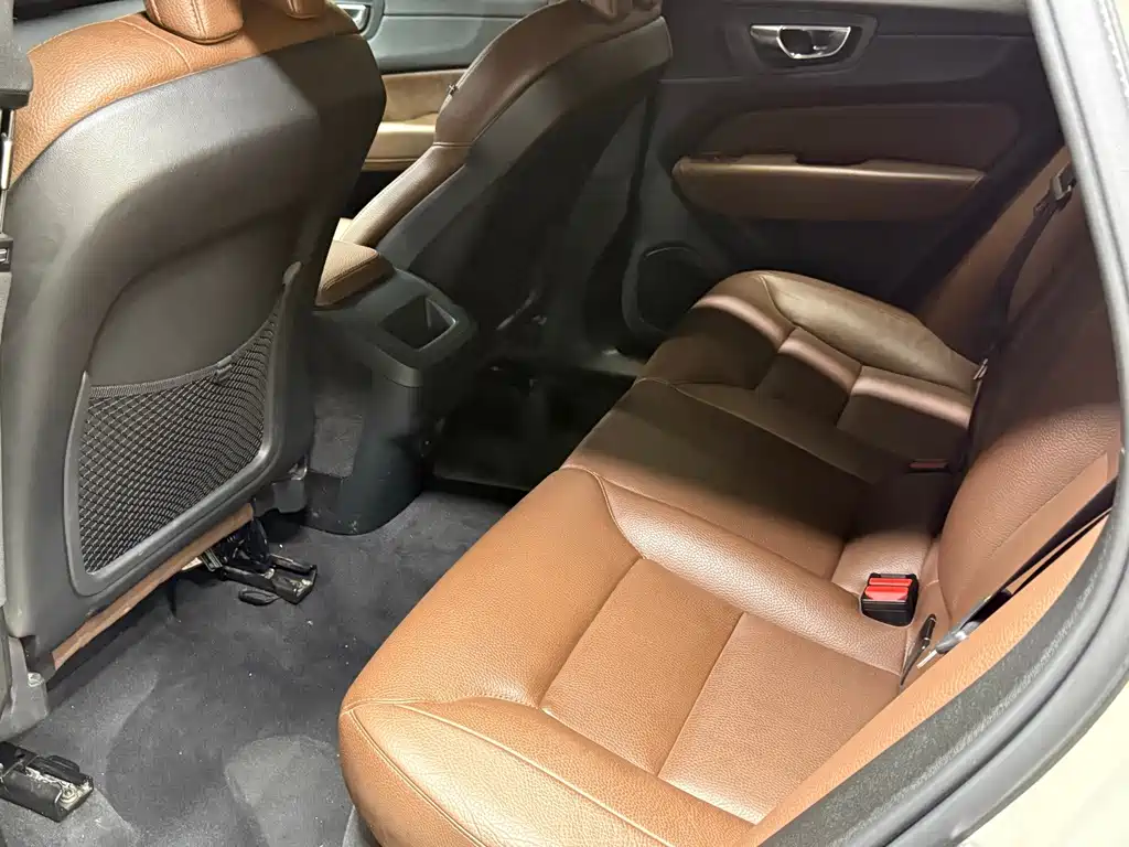 Volvo XC60 — миниатюра 10