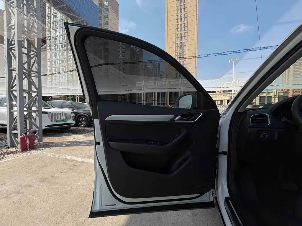 Audi Q3 — миниатюра 15