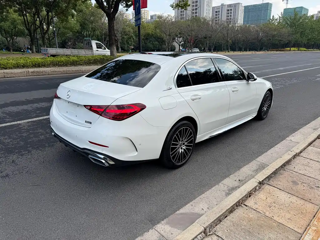 Mercedes-Benz C-Class — миниатюра 7