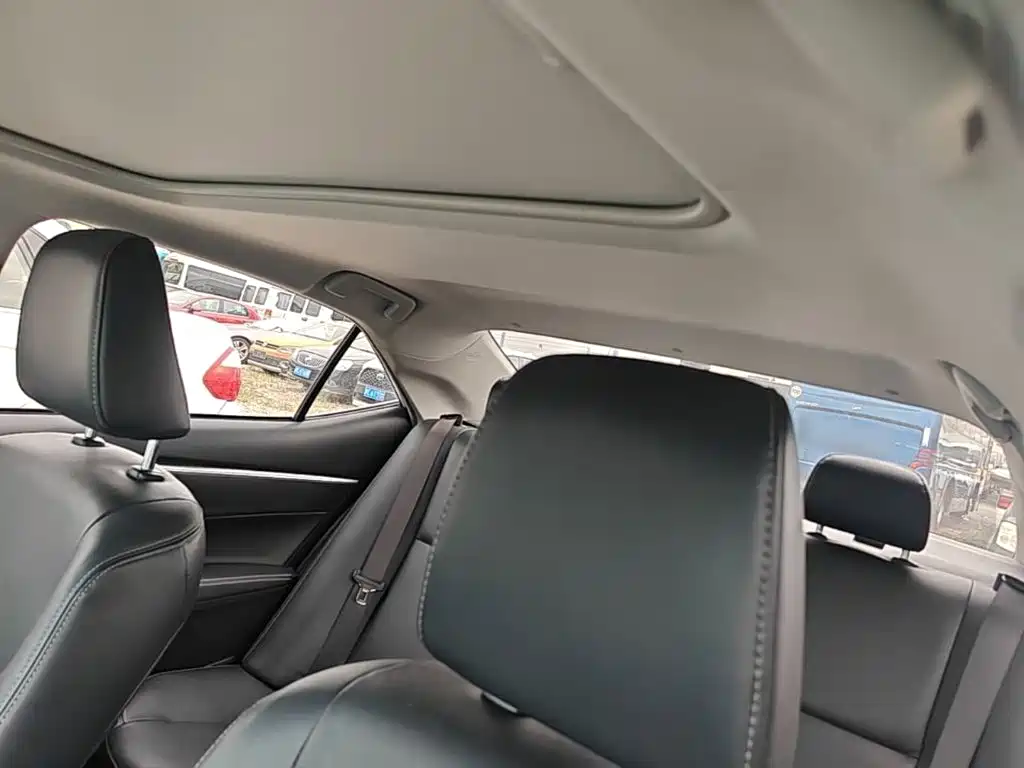 Toyota Corolla Hybrid — миниатюра 18