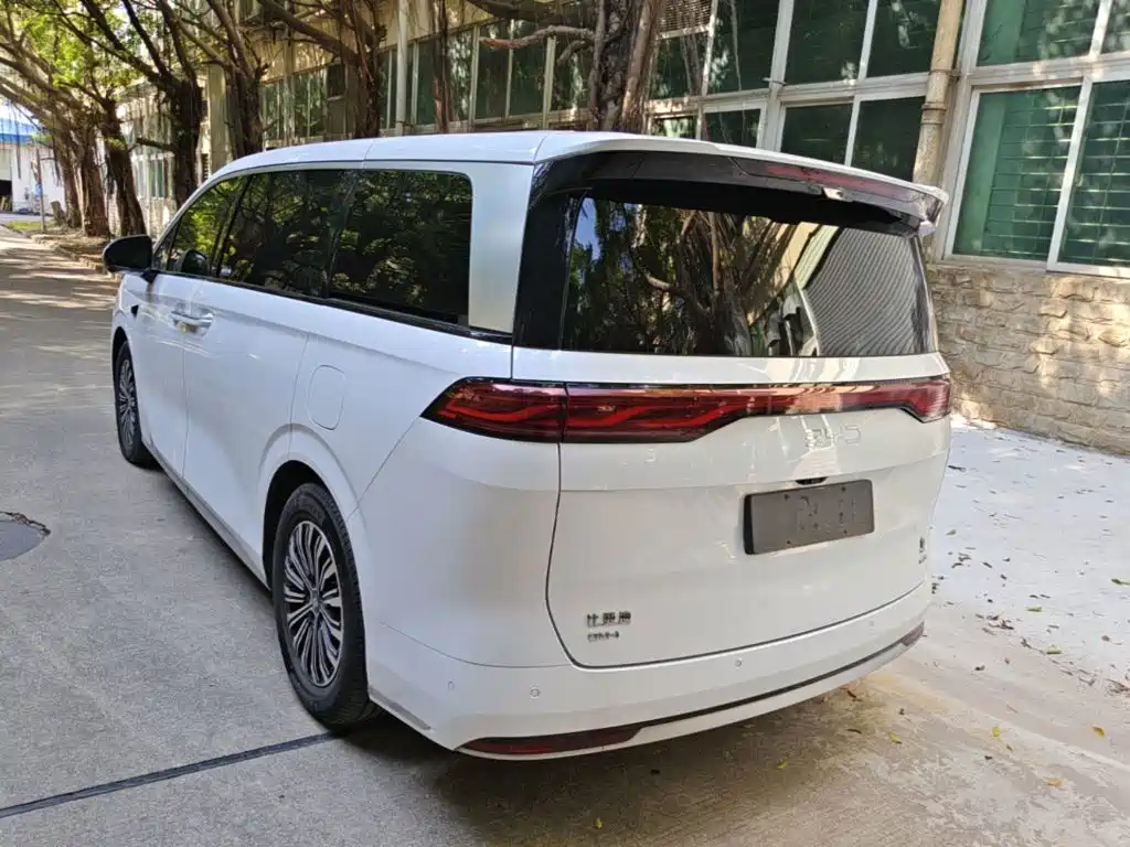 BYD Xia — миниатюра 5