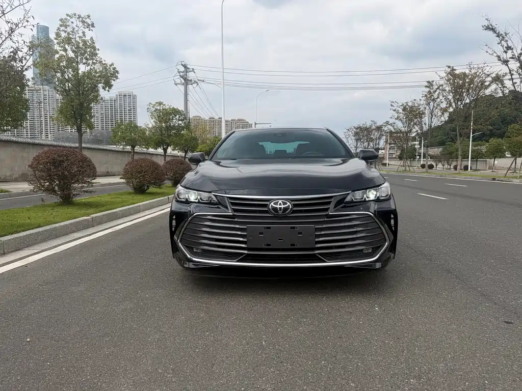 Toyota Avalon — миниатюра 2