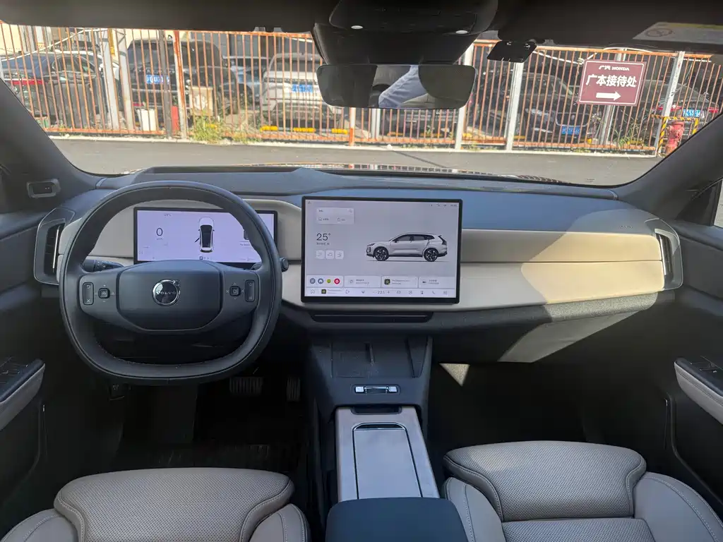 Volvo XC70 PHEV — миниатюра 18