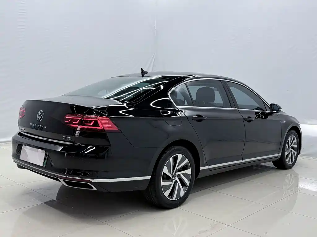 Volkswagen Magotan PHEV — миниатюра 11