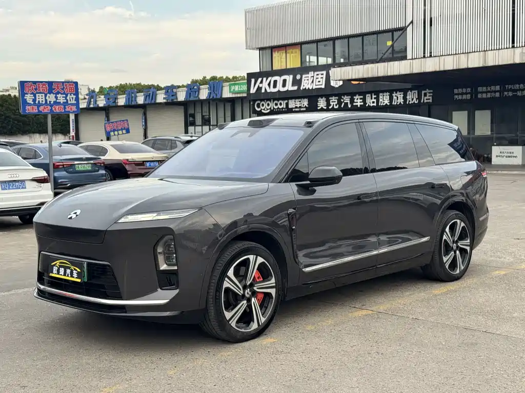 NIO ES8