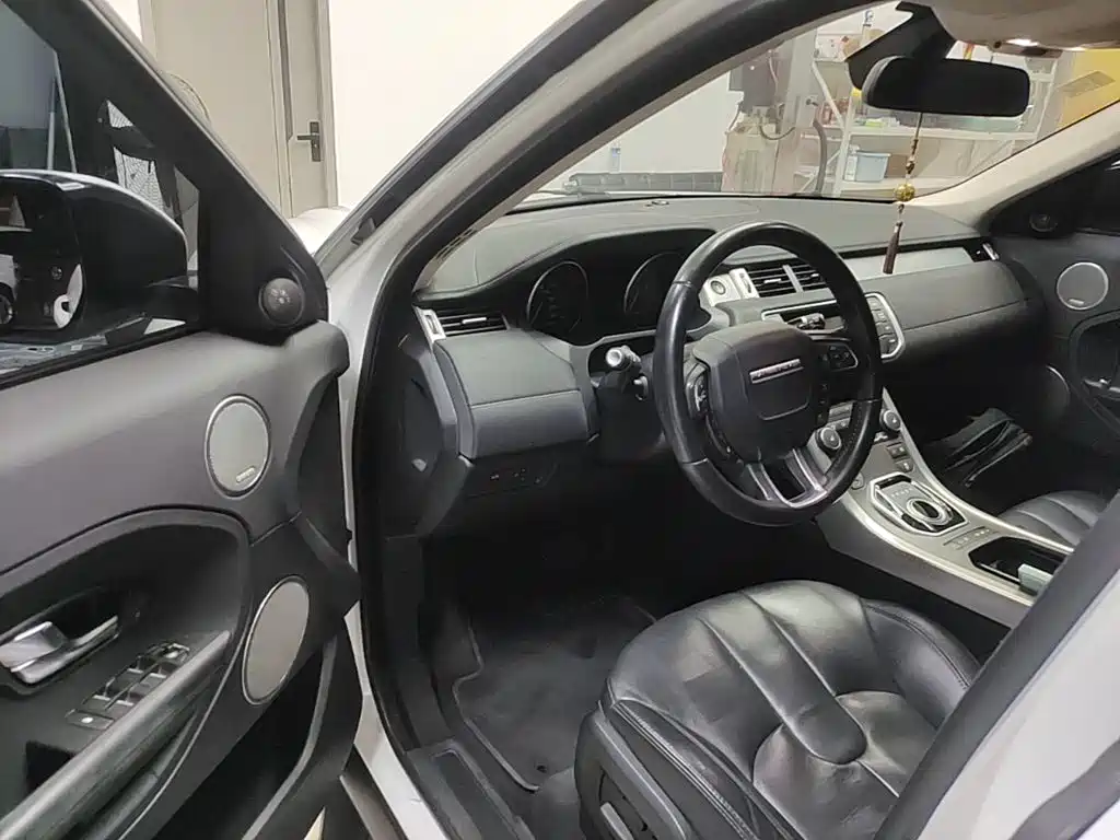 Land Rover Evoque — миниатюра 16