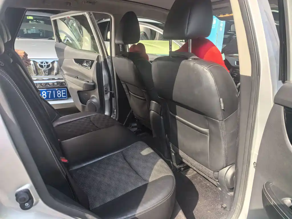 Nissan Qashqai — миниатюра 11
