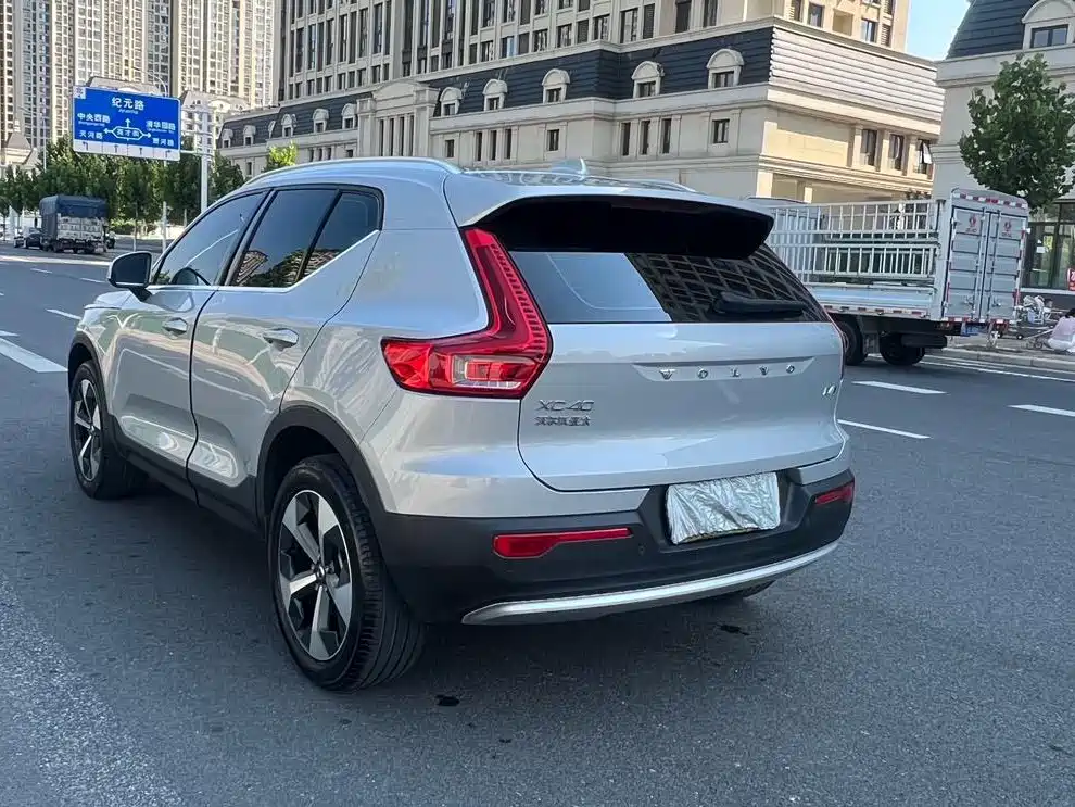 Volvo XC40 — миниатюра 9