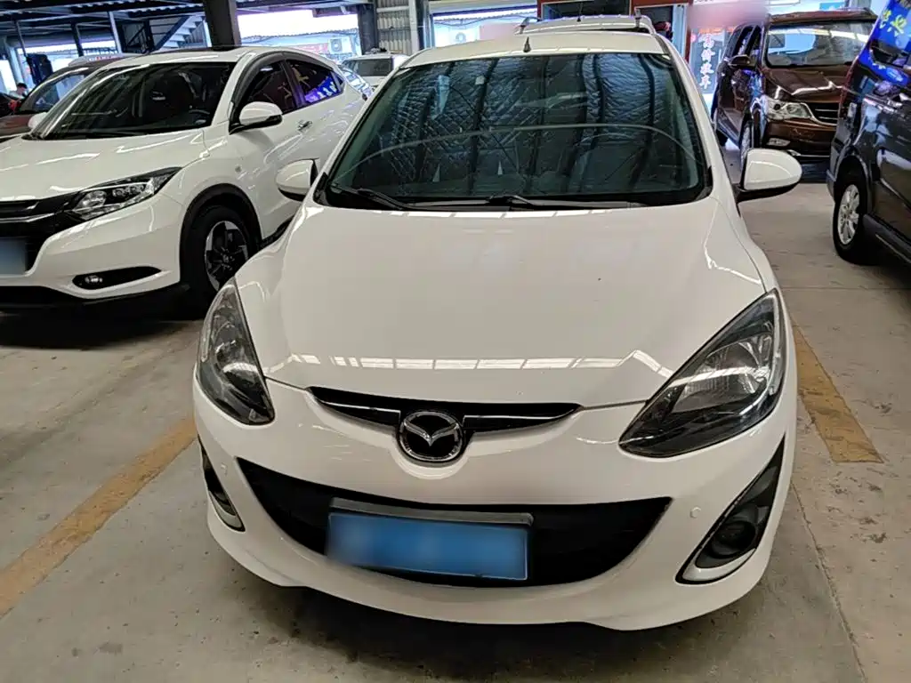 Mazda 2 — миниатюра 3