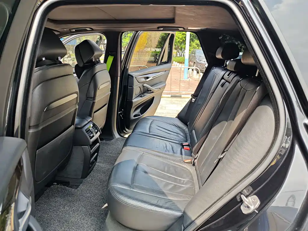 BMW X5 (Import) — миниатюра 13