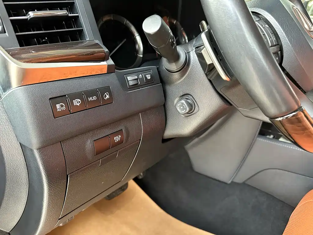 Lexus LX — миниатюра 9