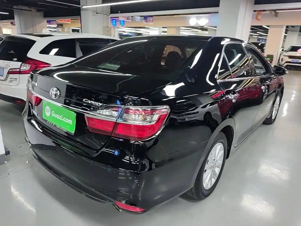 Toyota Camry — миниатюра 7