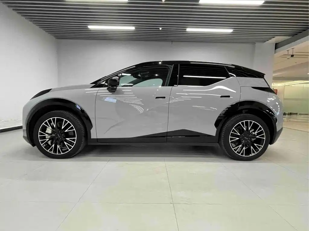 Zeekr X 2025 мест