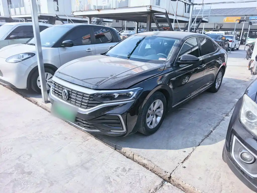 Volkswagen Passat PHEV — миниатюра 2