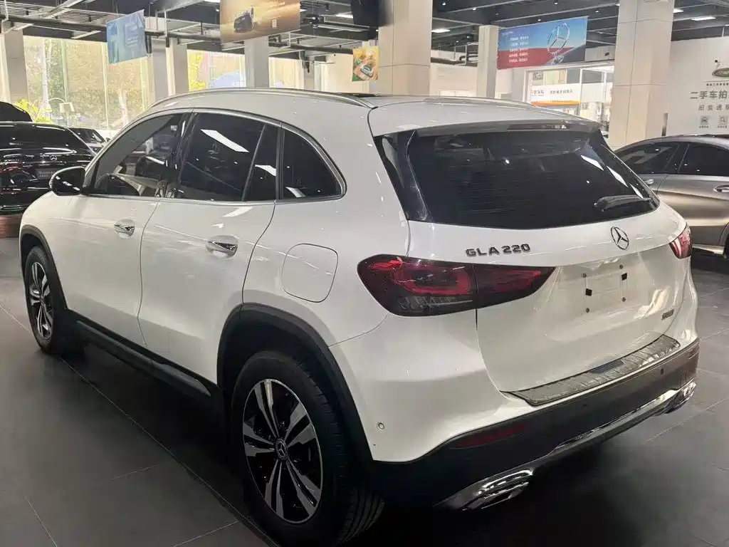Mercedes-Benz GLA — миниатюра 2
