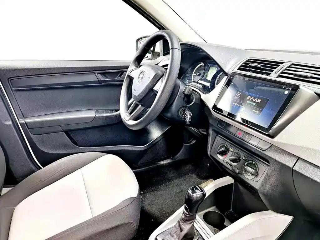 Skoda Fabia — миниатюра 10