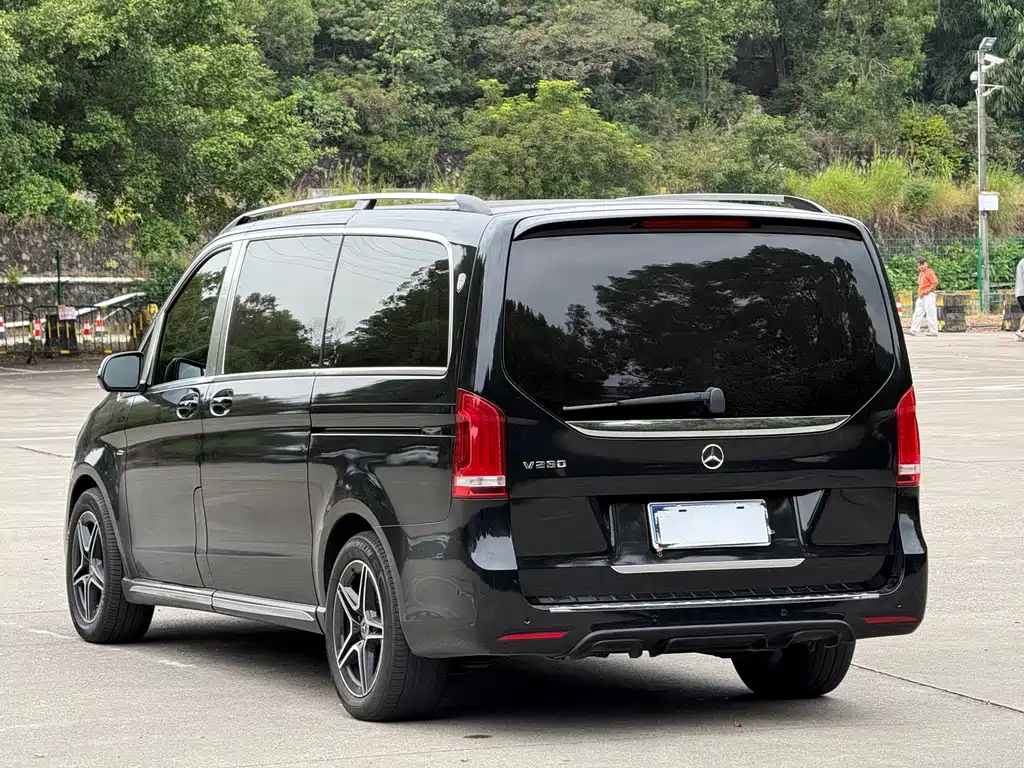 Mercedes-Benz V-Class — миниатюра 14