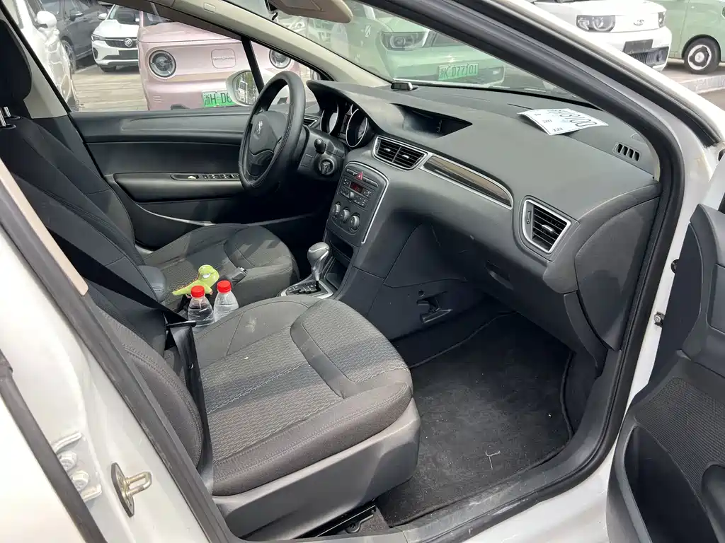 Peugeot 308 — миниатюра 11