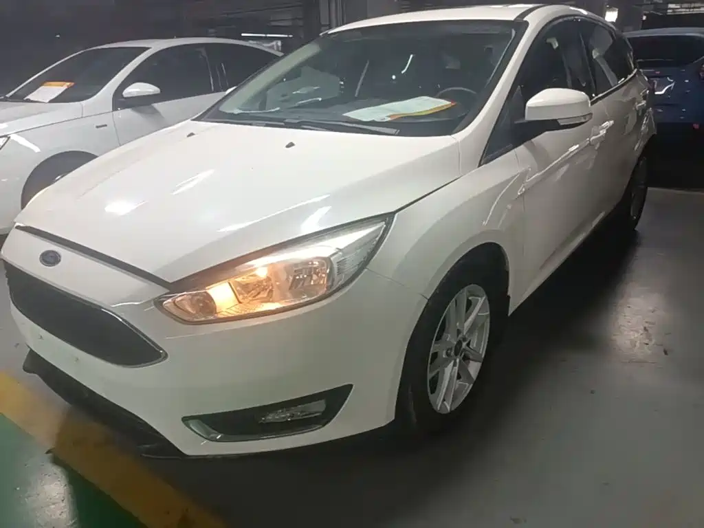 Ford Focus 2015 1.6L AT