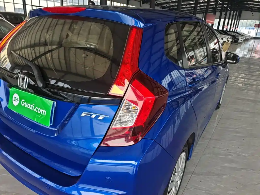 Honda Fit — миниатюра 8
