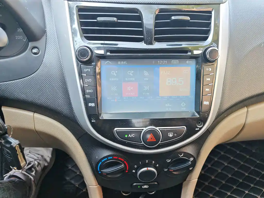 Hyundai Verna — миниатюра 17