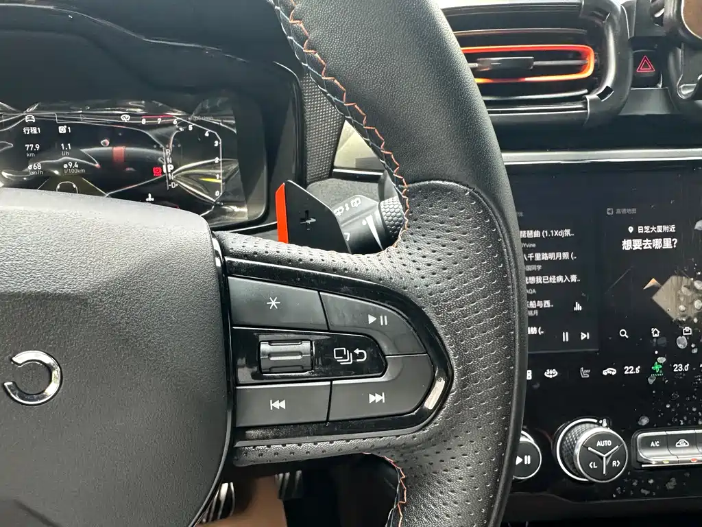 Lynk & Co 02 Hatchback — миниатюра 11