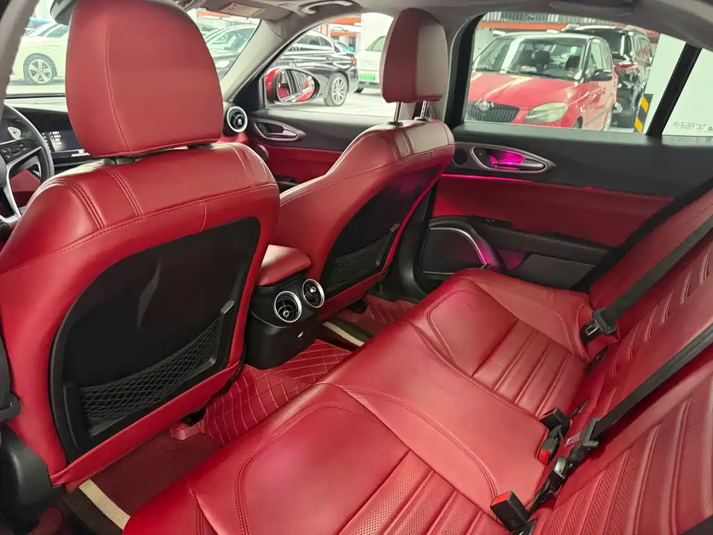 Alfa Romeo Giulia — миниатюра 12