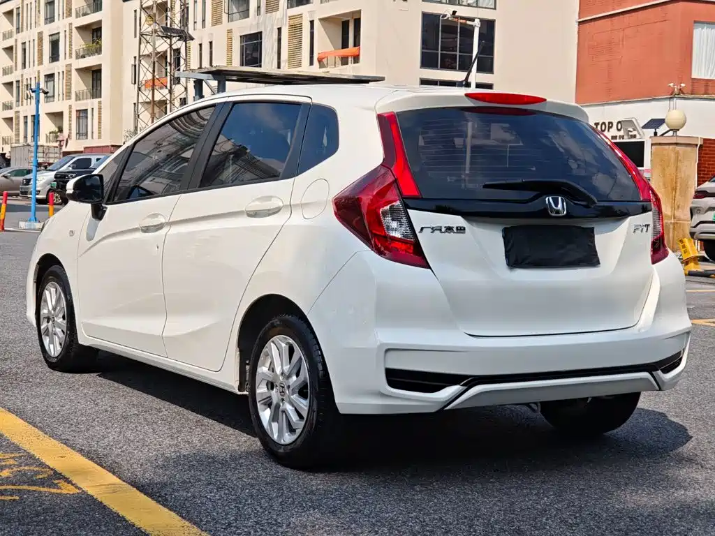 Honda Fit — миниатюра 7