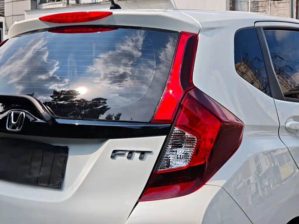Honda Fit — миниатюра 10