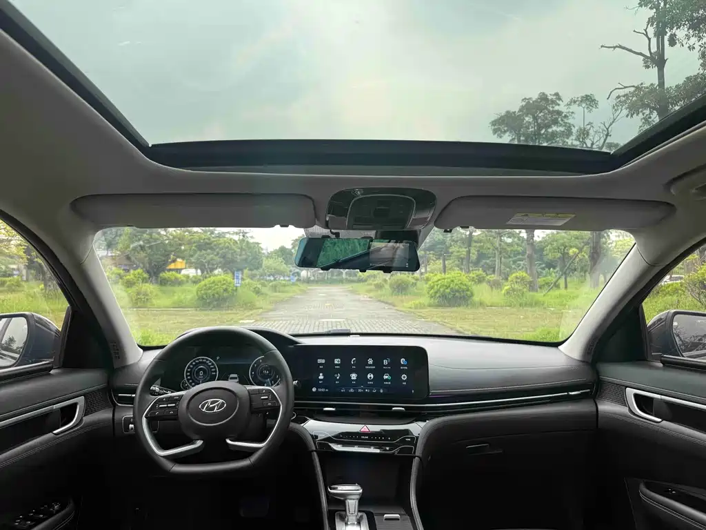 Hyundai Mistra — миниатюра 10